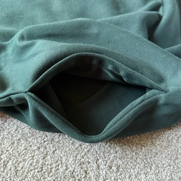 Adidas men’s dark green hoodie with pockets size medium NWT